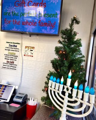 December_24__2016_at_0127PM_-_Merry__Christmas__Happy__Hanukkah____other__Holidays_from_all_of_us_at_Pesso_s__See_you_on_January_2nd_.jpg